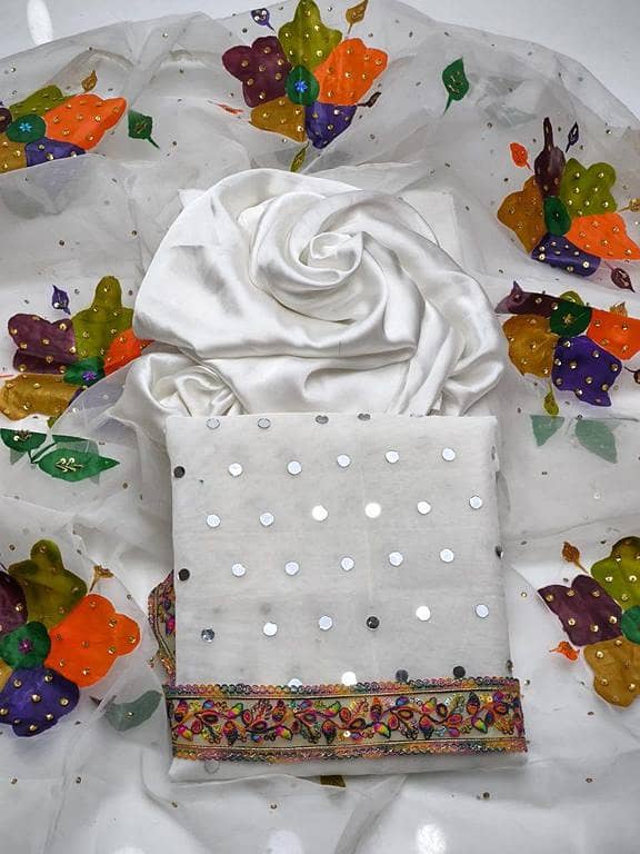 Paint Work Collection 2025 – Mirror Work Organza Shirt With Kattan Silk Trouser & Brush-Painted Organza Dupatta + Free Embroidered Daman Patti