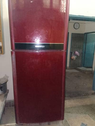 "Gentle Used Fridge for Sale - Excellent Condition! "