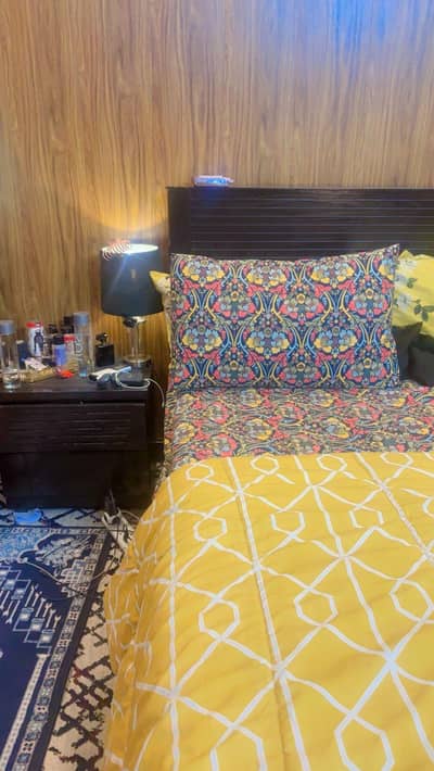 Bed set with mattress