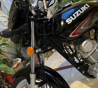 Suzuki gd 110s for sale contact Whatsap 0348.5728. 904