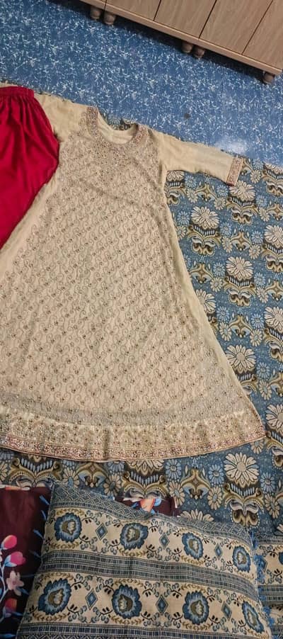 2 mixxi and 1 abaya only one day use