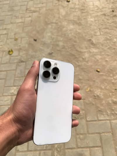 16 pro max white titanium jv