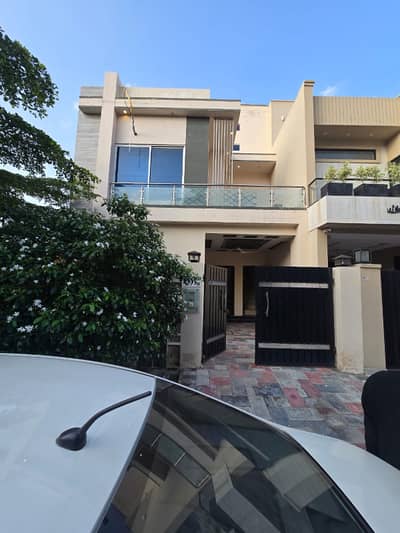 Near To 60ft Road 5 Marla Furnished House For Sale In Lake City Raiwind Road Lahore