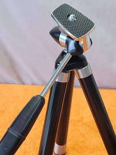 Viola Tripod Stand (Japan)