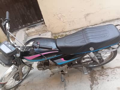 road prince 70 cc  good condition  whatapp number 03354133280