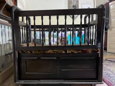 Baby cot in Good condition