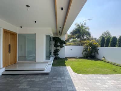 House for buy DHA phase 8(PARK VIEW)