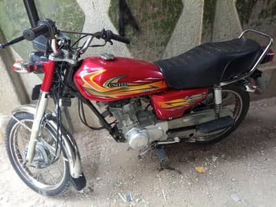 united 125 1st owner bike  good condition