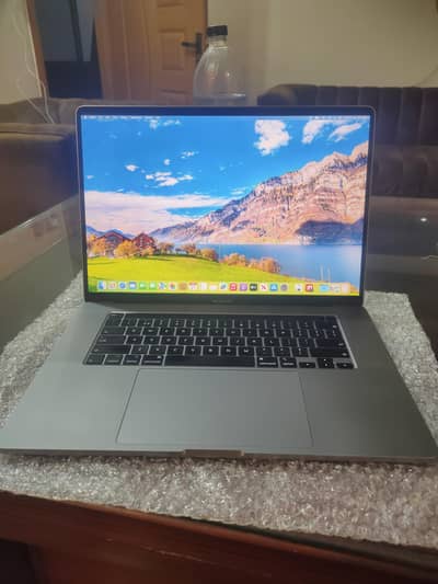 MacBook pro core I9 64gb ram 512 SSD 16inch 4gb graphic 2019