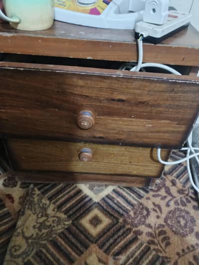 double bed metres with 2 side table