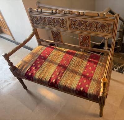 Traditional 3-Piece Wooden Sofa Set (1 Two-Seater, 2 Single-Seaters)