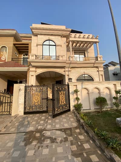 5 Marla Ultra Modern House for Sale