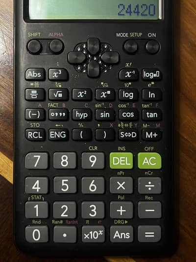 Calculator - Casio fx-82ES PLUS - Barely Used