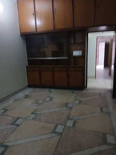 Allama Iqbal Town 10 Marla Lower Available For Rent