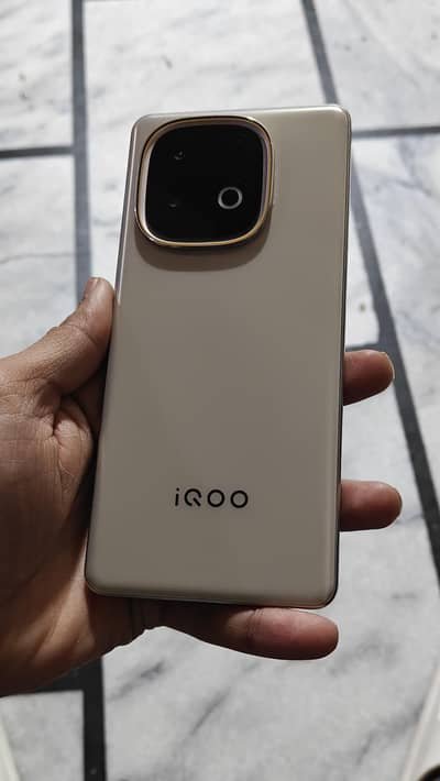 Vivo iqoo Z10 Turbo plus 8000 mah Battery Full Flagship Phone 12/256