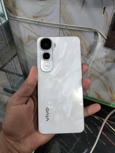 vivo y400 brand new mobil only 10 days chala ha daba charge sb ok ha