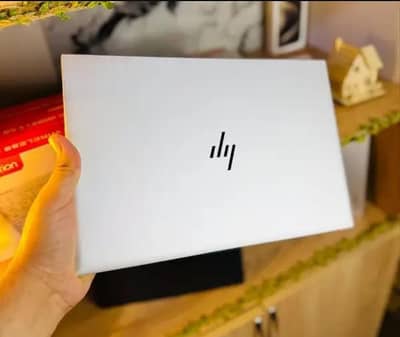 HP i7 8th(Ram 16GB DDR4 + SSD 256GB) HP New Logo 10 by 10 Condition