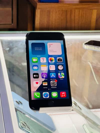 iPhone 7 plus 128 my WhatsApp number 03241295120