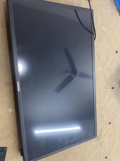 Samsung 22 inch LED TV with HDMI