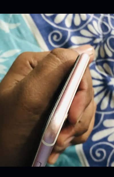 I phone 6s 64 gb my wts numr 0323,0901578