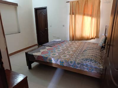 For female Furnished independent Silent attach bath room with kitchen