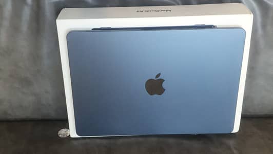 MacBook Air M2 8GB 256GB 13inxh midnight apple care plus