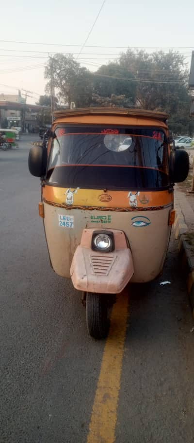Lush Condition Euro II Rickshaw - Lahore Registered - Home Used