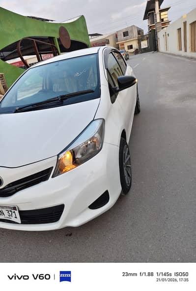 Vitz 2013 model F 1.0