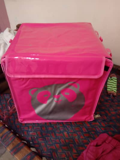 Foodpanda bag full new hai all ok only 2 days use 03145327241