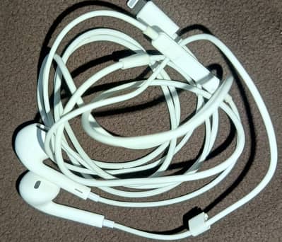 Apple Handfree / Earphones