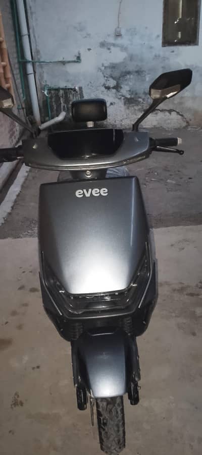 Evee GenZ Model Brand New Scooty Available for urgent Sale 10 by 10. .