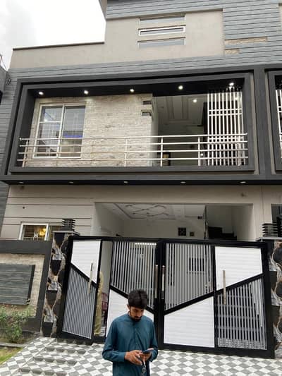 5 Marla Brand New House For Sale Ideal Location Of Jubilee Town