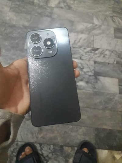 Tecno spark 20 10/10
