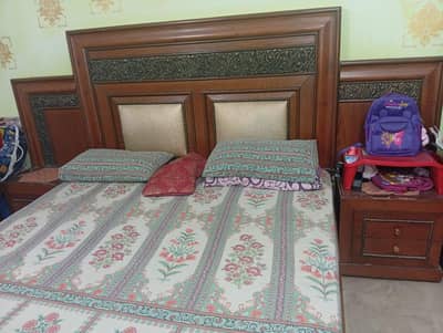 Bed Set for Sale | Dressing Table | Divider  - Akhrot Lakri