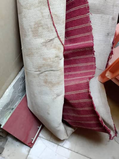 red carpet h just like new no any defect