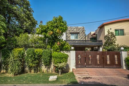 Luxury 1 Kanal House For Sale Ex-Air Avenue