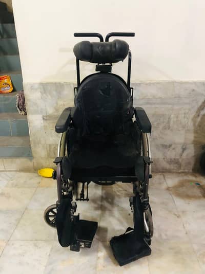 Heavy Duty Wheelchair with Headrest – Good Condition