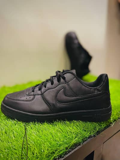 Nike shoes size 8