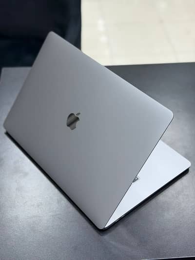 Apple MacBook Pro 16 inch 2019 Model A2141 | 64gb/1tb ssd