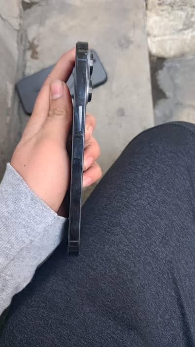 I phone 14 pro max 4 months sim time