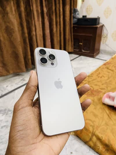 iPhone 15 pro max 256gb natural titanium