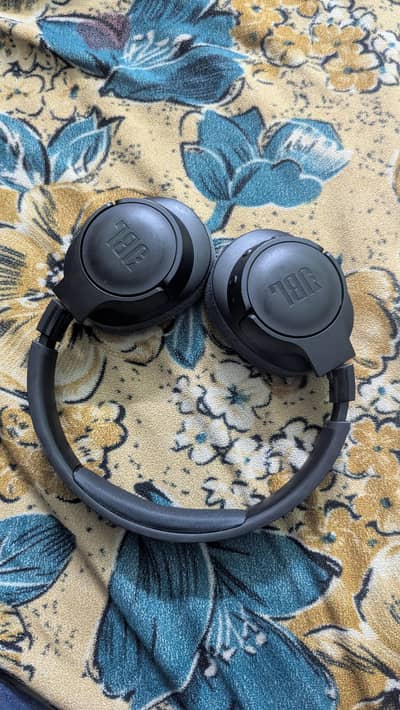 Original JBL Tune 750BTNC wireless headphones