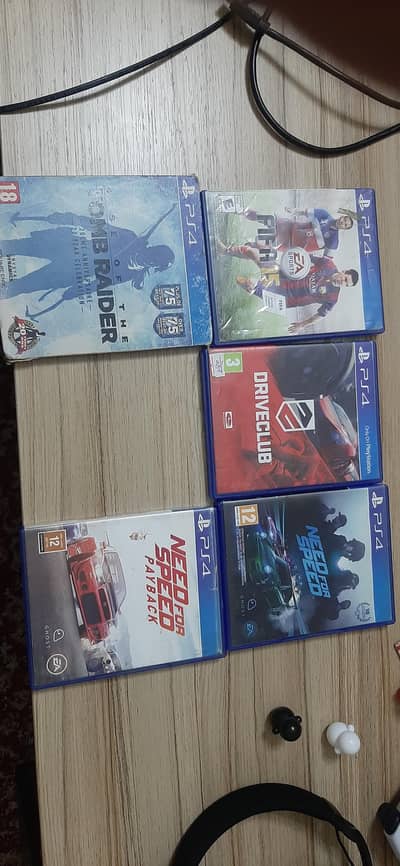 PS 4 Slim with 2 controller and 5 games with HDMI and AC cable