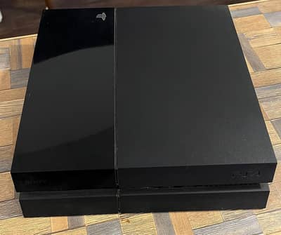 Playstation 4 with 2 Games