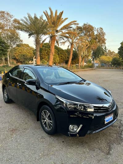 TOYOTA COROLLA GLI MODEL 2017 ORIGINAL BLACK METALLIC COLOR