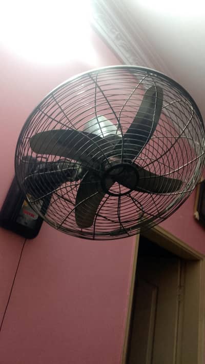 royal fan good condition  berkat fan bohat Achi condion men he