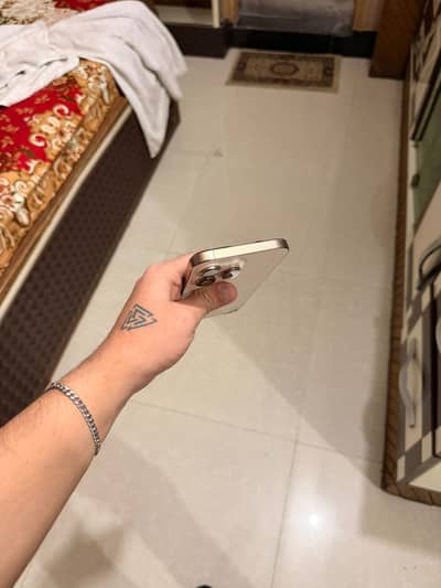 Iphone 16 pro max Jv