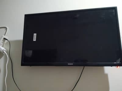 Samsung used Lcd  condition 10/10 without box