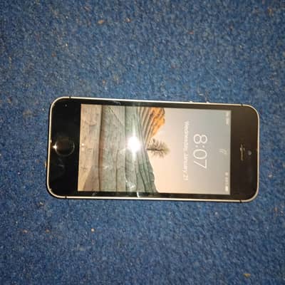 Iphone SE 2016. All working even fingerprint . speaker damage. 16gb.