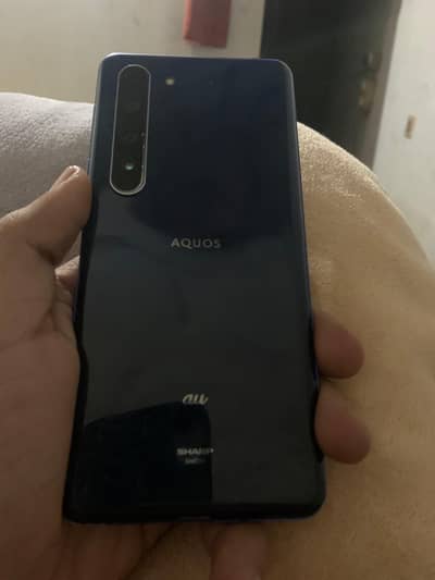 I am selling my Sharp Aquos r5g 12/256 pta approved